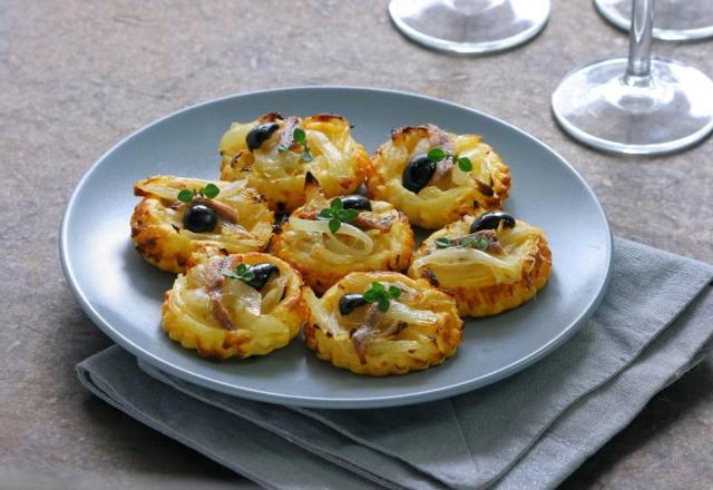 Mini-tartelettes fines aux oignons et anchois façon pissaladière