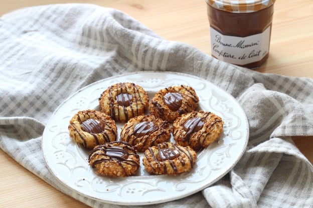 Thumbprint cookies à la confiture de lait