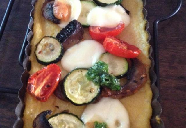 Tarte de polenta aux légumes grillés et basilic