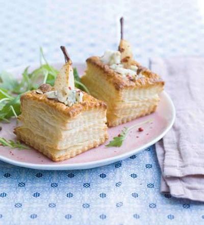 Bouchées à la reine poire, bleu et noisettes