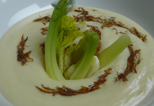 Velouté d'endive à la purée d'amande (sans gluten et sans lait)