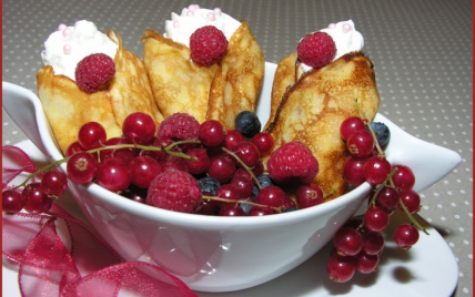 Crêpes aux fruits rouges et à la chantilly