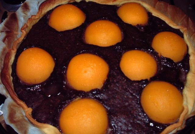 Tarte aux pêches et au chocolat