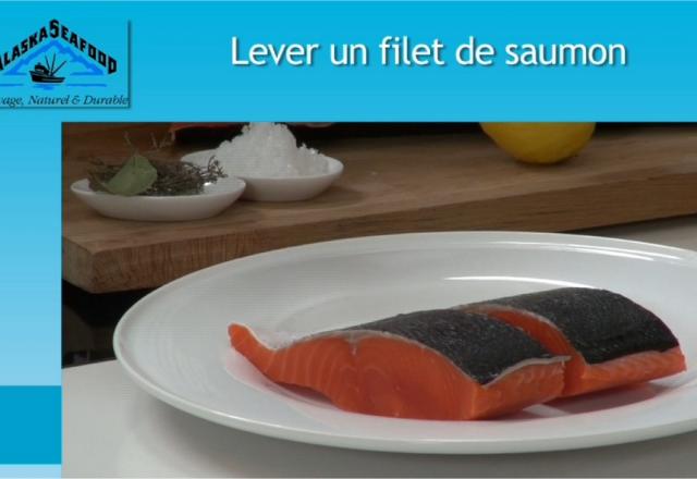 Lever un filet de saumon - Alaska SeaFood