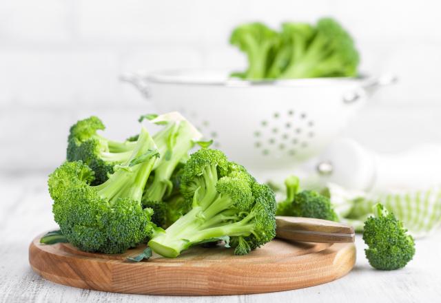 Vous n'auriez jamais pensé conserver votre brocoli ainsi, pourtant cette méthode le garde bien vert pendant 7 jours