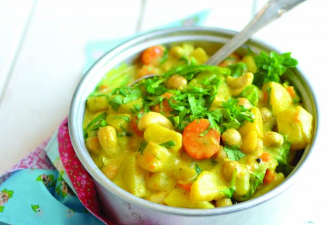 Korma de légumes, pois chiches et noix de cajou