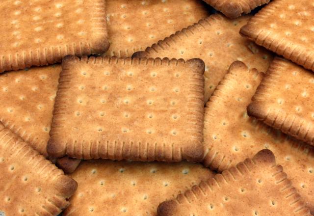 Vous ne jetterez plus jamais vos biscuits entamés avec cette astuce de conservation magique