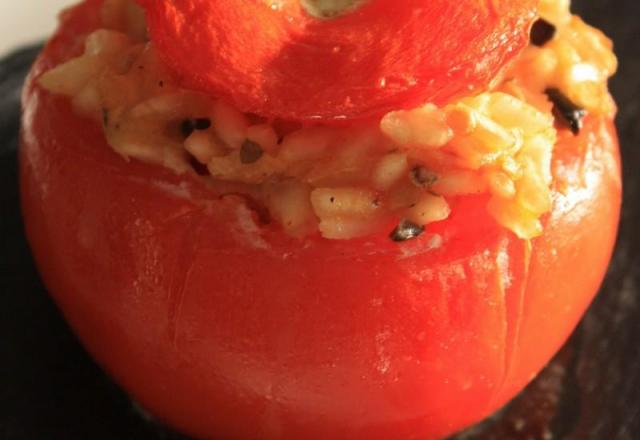 Tomates farcies et risotto au cabillaud