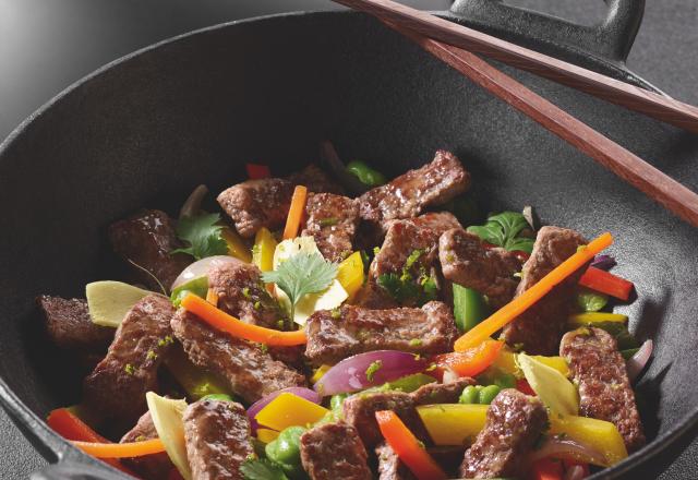 Wok de légumes et son haché au bœuf en émincés