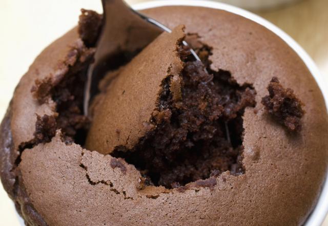 Gâteau au chocolat et sa belle croûte craquante