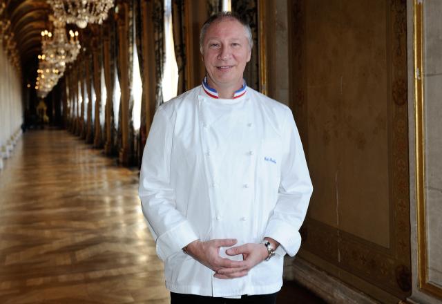 “Leurs assiettes nous font voyager” : le chef 3 étoiles Eric Frechon dévoile ses adresses préférées à Paris pour se régaler