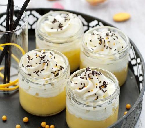 Petits pots de crème orange curd et chantilly à la vanille