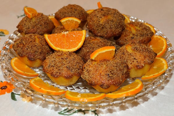 Muffins à l'orange et craquelin aux noisettes