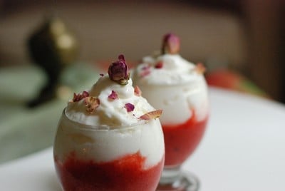 Cappucino de fraises au Gingembre mousse de Pana Cotta à la rose