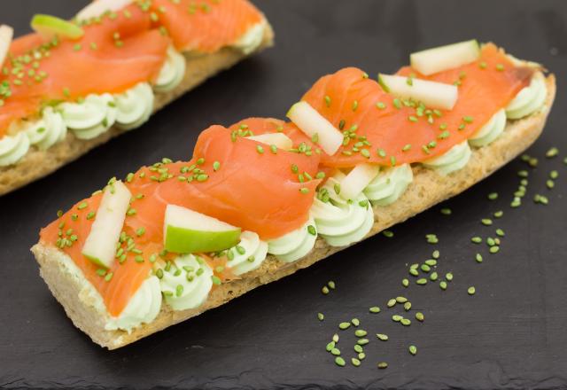 Tartine saint môret-wasabi et saumon pomme verte