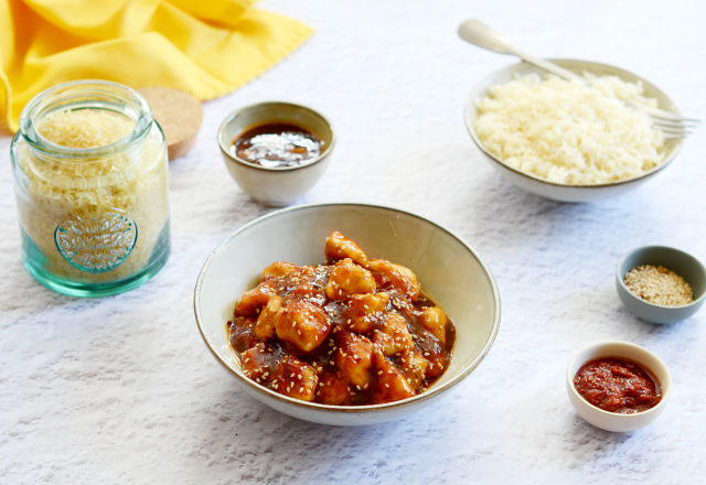 Dés de poulet caramélisés, sauce pimentée