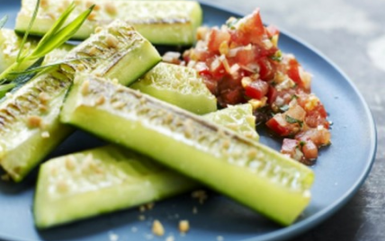 Concombre de France grillé, sauce Tomate et cacahuètes