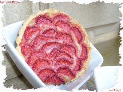 Tartelette aux fraises et à la compotée de rhubarbe