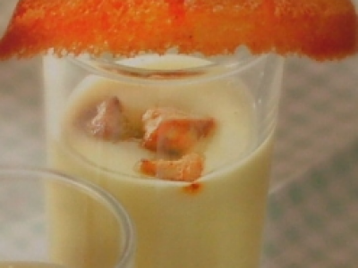 Velouté de topinambour et dés de foie gras