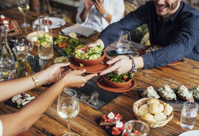 Resto : 6 gestes que vous croyez polis (et qui embêtent tout le monde)