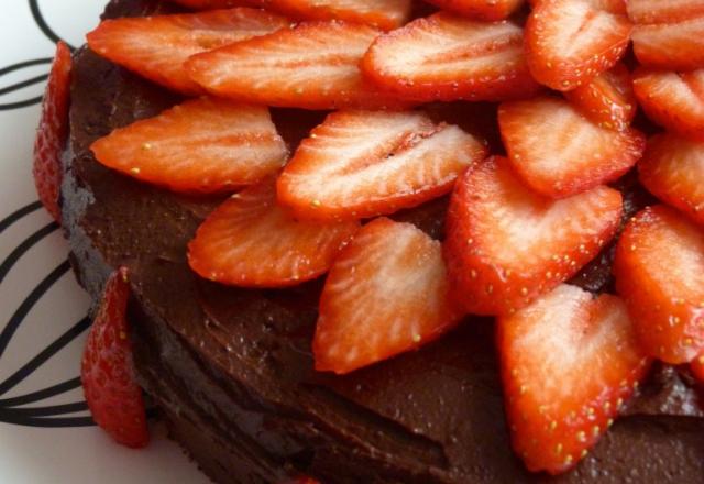 Gâteau Tentation au chocolat et aux fraises facile