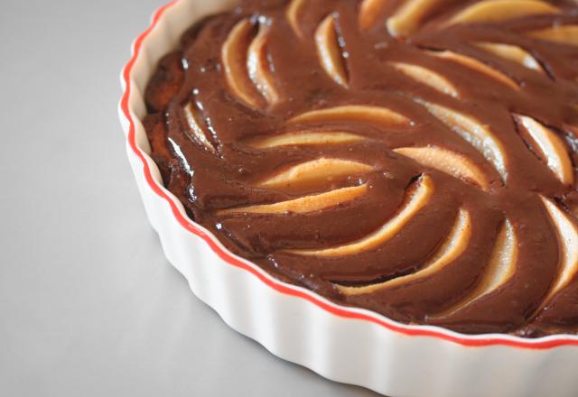 “Mes convives ont adoré !” : cette recette de tarte aux poires et chocolat va devenir votre bestseller de l’automne !