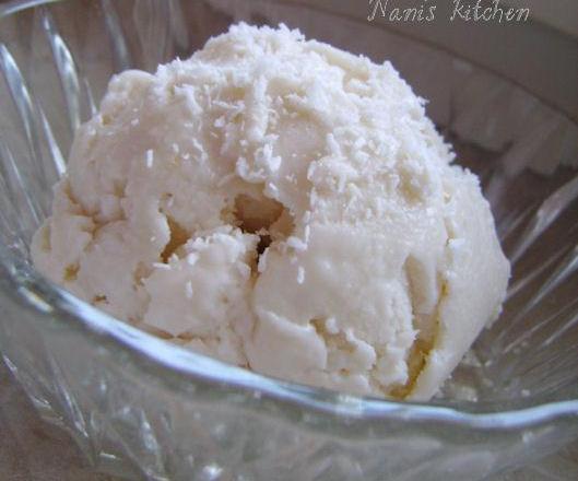 Glace à la noix de coco exotique