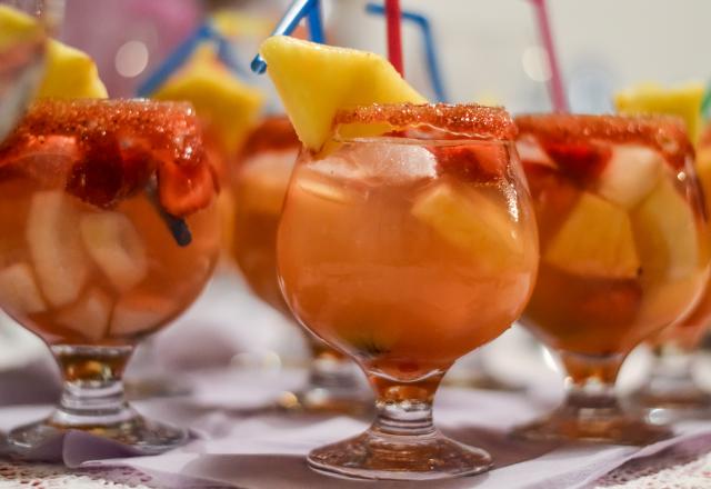 Sangria au gin et au champagne pour l'apéritif