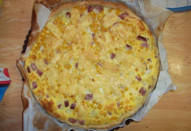 Quiche au maïs, dés de jambon & dés d'oignons