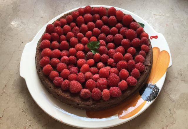 Gâteau tout chocolat, framboises