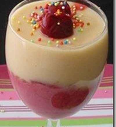 Créme anglaise cachant une mousse de cerise Griotte