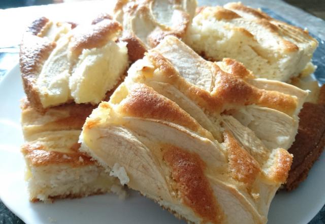 Gâteau aux petits suisses et pommes