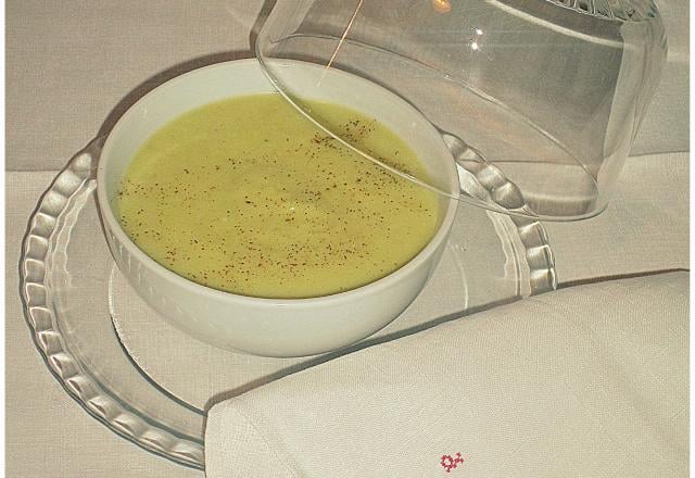 Soupe d'endives au roquefort