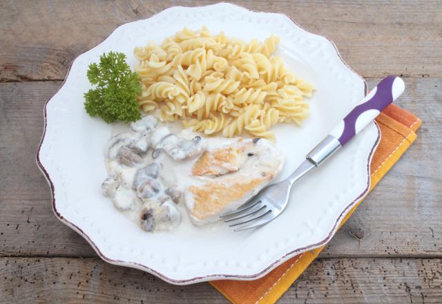 Escalope de poulet aux champignons et à la crème