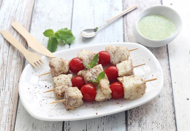 Brochettes de poisson, chutney à la coriandre