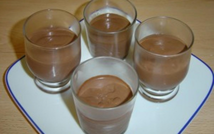 Mousse au chocolat noir et noix de beurre doux