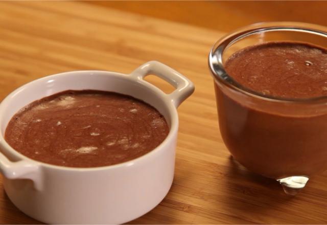 Mousse au chocolat et à la crème 