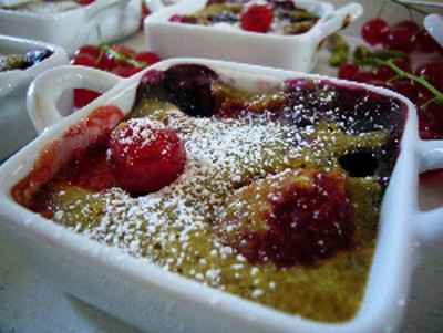 Mini gratins de fruits rouges à la pistache