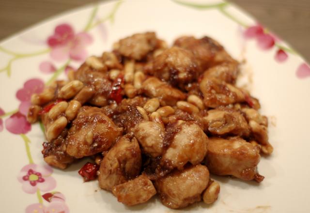 Poulet aux cacahuètes piquant façon Sichuan