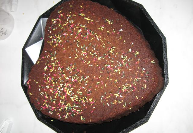 Gâteau au chocolat et morceaux d'amandes