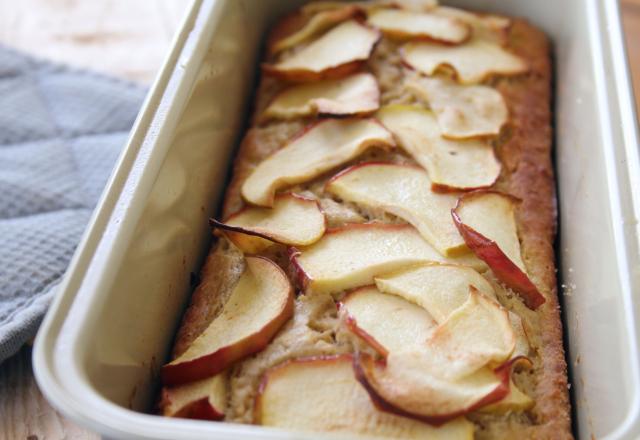 Gateau à la farine de sarrasin et aux pommes