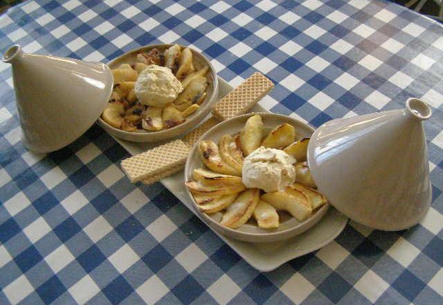 Tajine de pommes avec glace à la vanille