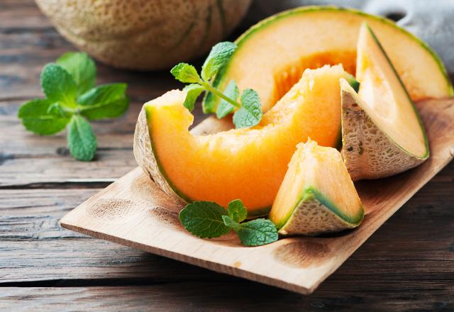 Laurent Mariotte propose un melon rôti au miel accompagné d’un labneh : parfait pour l’apéro ou le dessert !