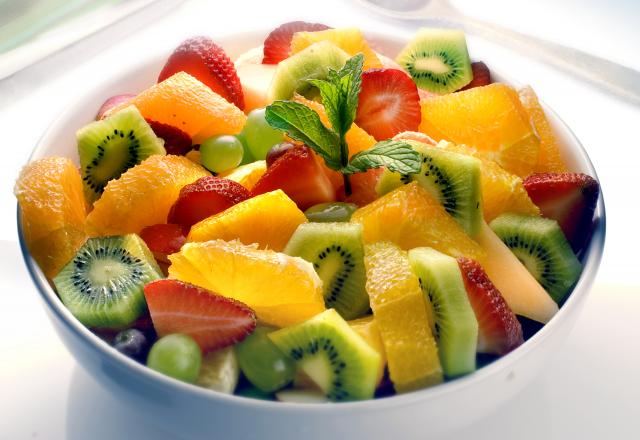 5 salade de fruits magnifiées grâce aux fraises