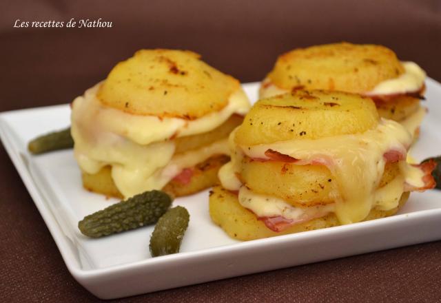 Pommes de terre au fromage à raclette et lard fumé