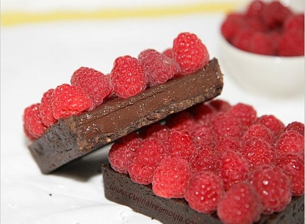 Tarte à la crème chocolat et aux framboises