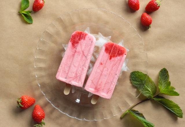 Popsicles aux fraises et au yaourt