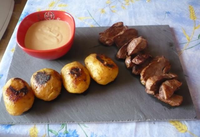 Magret grillé, pommes de terre à l'huile de truffes