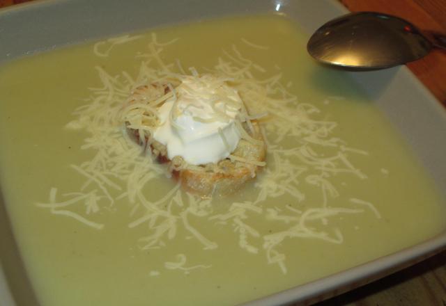 Soupe à l'ail blanc de Lomagne