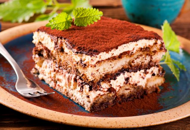 "Régalez vous, moi j’adore ce dessert !” : Christophe Michalak partage sa recette ultra-gourmande de tiramisu !